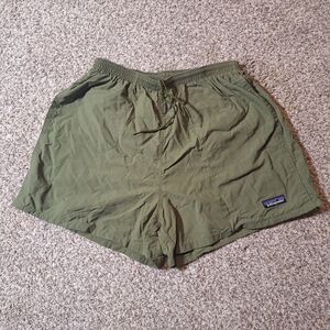 Patagonia Men’s Olive Nylon Baggies Shorts Logo Flap Pockets Sz M